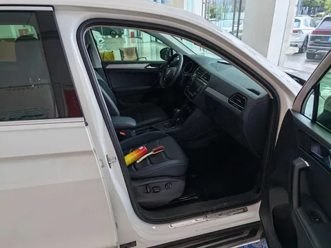 Volkswagen Tiguan L