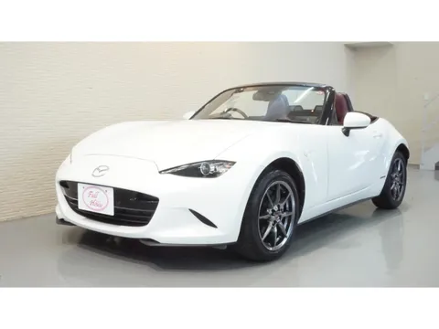 Mazda MX-5 (Roadster)