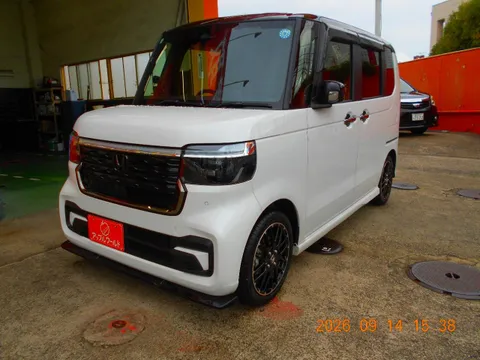 Honda N-BOX Custom