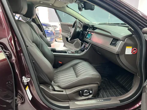 Jaguar XFL