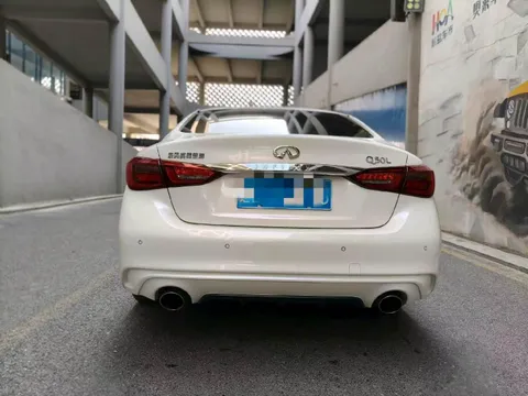 Infiniti Q50L