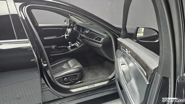Genesis G90 (EQ900)