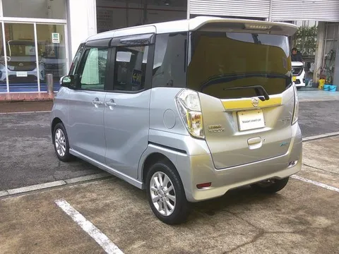 Nissan Dayz Roox
