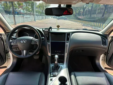 Infiniti Q50L