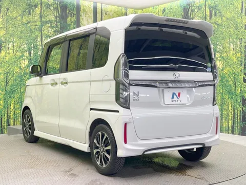 Honda N-BOX Custom
