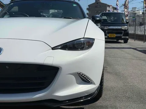 Mazda MX-5 (Roadster)