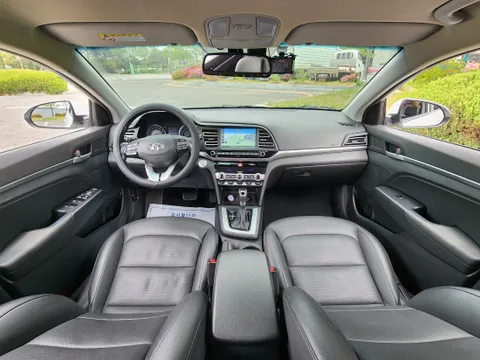 Hyundai Elantra (Avante)