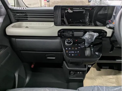 Mitsubishi Delica Mini