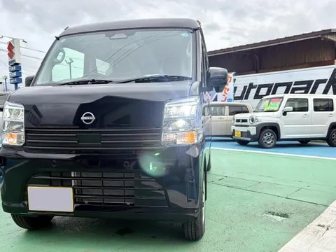 Nissan Clipper Van