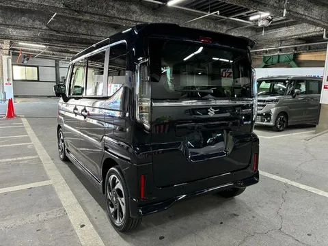 Suzuki Spacia Custom
