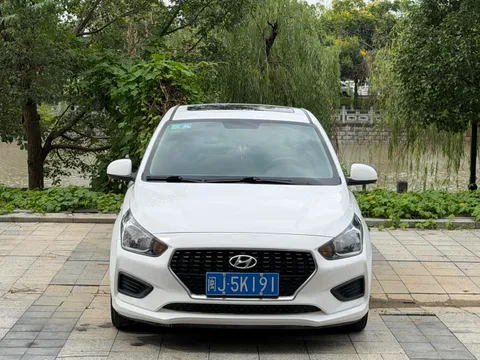Hyundai Reina