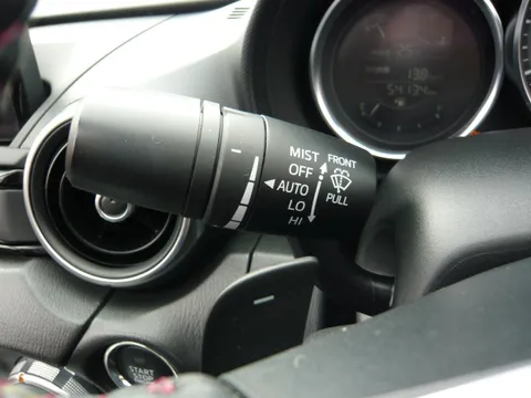 Mazda MX-5 (Roadster)