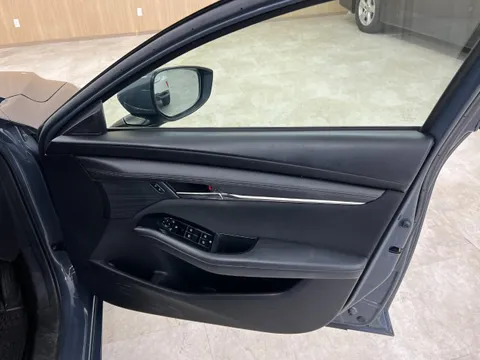 Mazda MAZDA3 Fastback