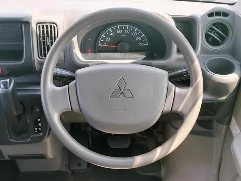 Mitsubishi Minicab Van