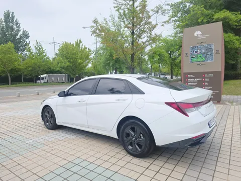 Hyundai Elantra (Avante)