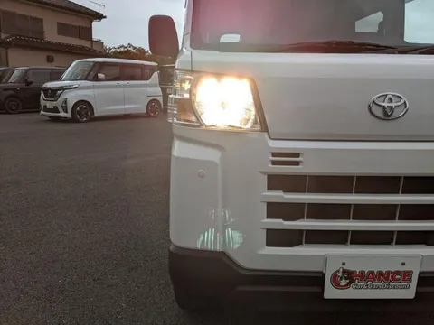 Toyota Pixis Van