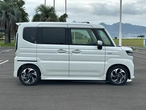 Suzuki Spacia Custom