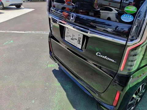 Honda N-BOX Custom