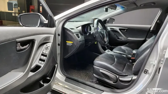 Hyundai Elantra (Avante)