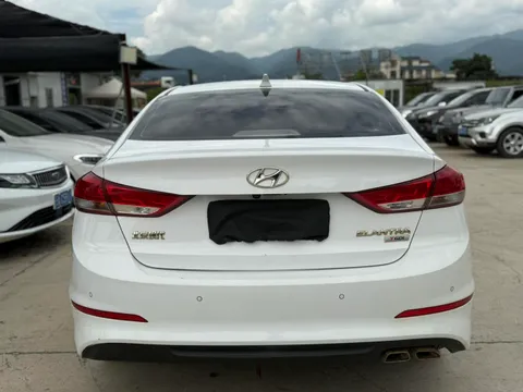 Hyundai Elantra (Avante)