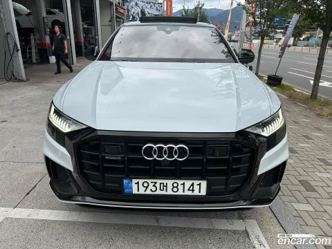 Audi Q8