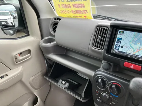 Nissan Clipper Van