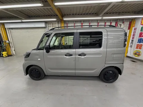 Suzuki Spacia Base