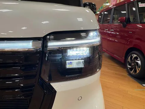 Honda N-BOX Custom