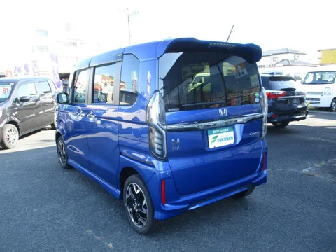 Honda N-BOX Custom