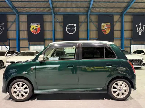 Daihatsu Mira Gino