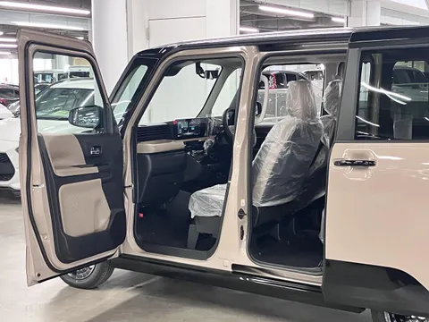 Mitsubishi Delica Mini