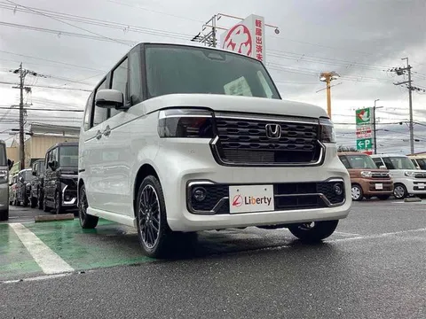 Honda N-BOX Custom