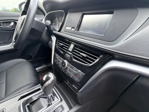 Venucia T90