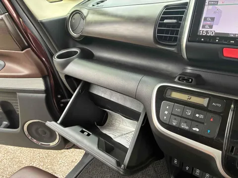 Honda N-BOX Slash