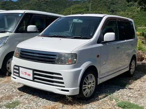 Nissan Otti
