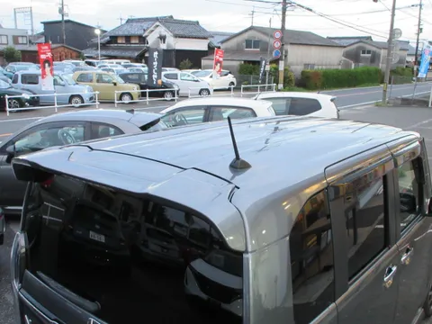 Honda N-BOX Custom