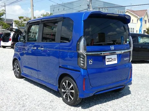 Honda N-BOX Custom