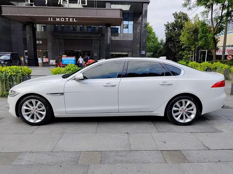 Jaguar XFL