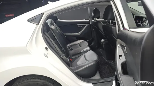 Hyundai Elantra (Avante)