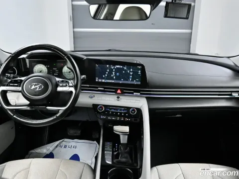Hyundai Elantra (Avante)