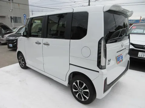 Honda N-BOX Custom