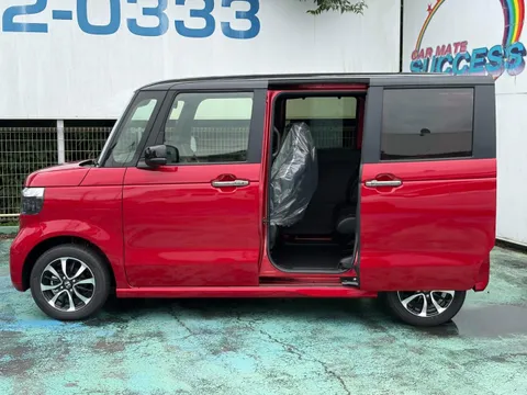 Honda N-BOX Custom