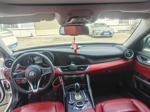 Alfa Romeo Giulia
