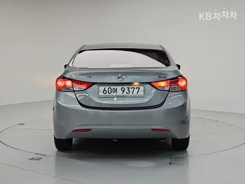 Hyundai Elantra (Avante)