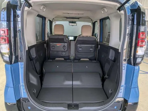 Mitsubishi Delica Mini