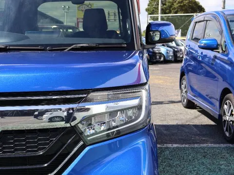 Honda N-BOX Custom
