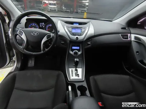 Hyundai Elantra (Avante)