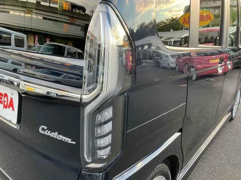 Honda N-BOX Custom