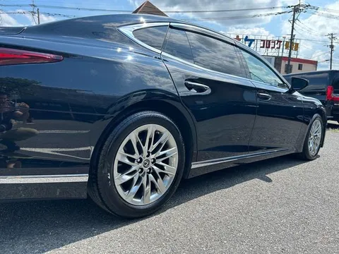 Lexus LS