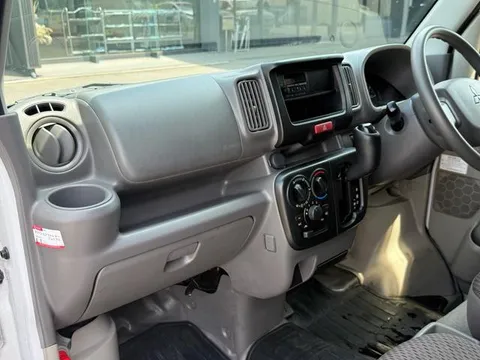 Mitsubishi Minicab Van
